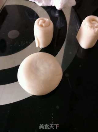 榨菜鲜肉月饼的做法步骤：17