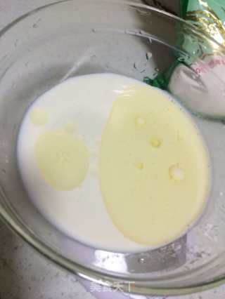 红豆沙冰皮月饼的做法步骤：2