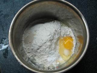 膨松酥软小油条的做法步骤：1