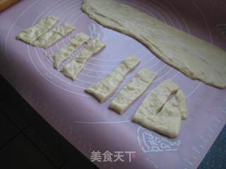 膨松酥软小油条的做法步骤：8