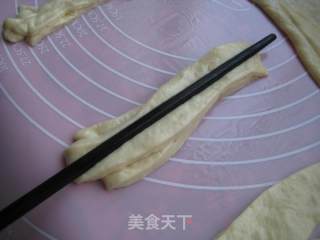 膨松酥软小油条的做法步骤：10