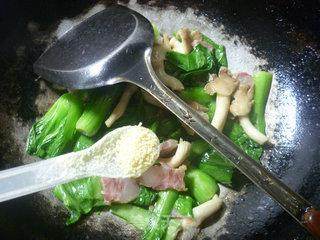咸五花肉秀珍菇炒青菜的做法步骤：7