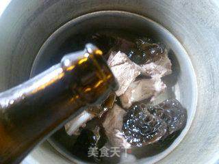 黑木耳肉骨汤的做法步骤：4