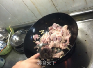 红萝卜焖排骨---香甜味排骨做法的做法步骤：6
