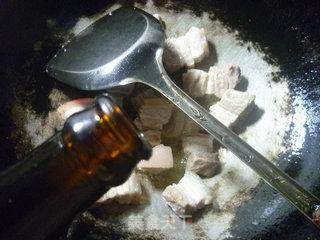 梅干菜茭白烧五花肉的做法步骤：3