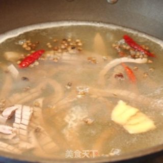 夏季里的清凉美食-----薄荷凉粉腰花的做法步骤：2