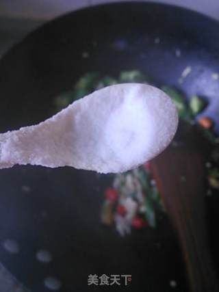 秋葵虾酱炒鸡蛋的做法步骤：9