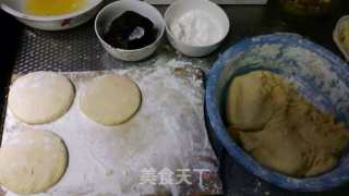 南瓜豆沙饼的做法步骤：2
