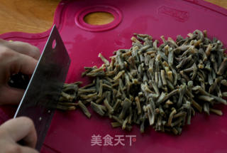 煸炒豇豆干肉末的做法步骤：2
