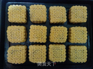 广式月饼的做法步骤：7