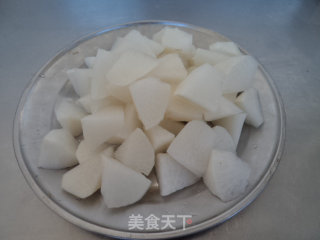 白萝卜红枣鸭骨汤的做法步骤：4