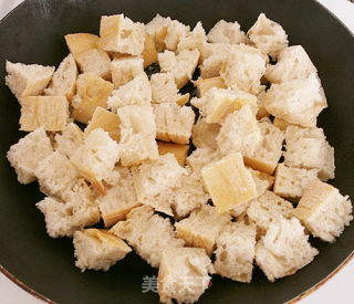 意大利面包沙拉（Panzanella Salad）的做法步骤：3