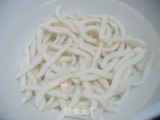 葱油土豆粉的做法步骤：1