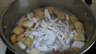 白玉菇油豆腐火腿汤的做法步骤：5