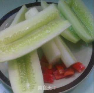 黄瓜炒午餐肉的做法步骤：2