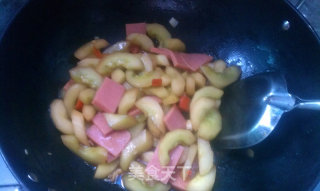 黄瓜炒午餐肉的做法步骤：5