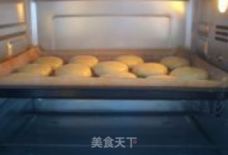 芸豆肉松酥皮月饼的做法步骤：11