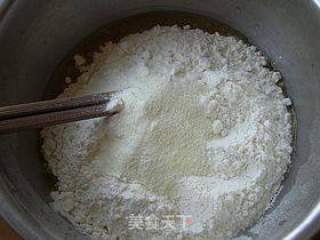 叉烧果仁月饼的做法步骤：10