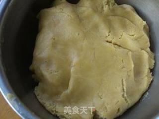 叉烧果仁月饼的做法步骤：11