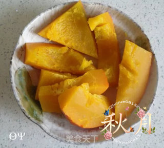 南瓜饼的做法步骤：1