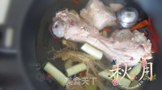 大骨汤的做法步骤：6