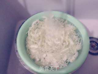 青椒木耳炒包菜的做法步骤：3