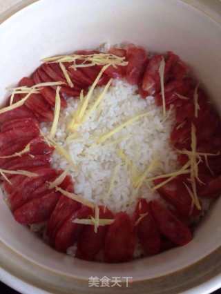 腊肠煲仔饭的做法步骤：5