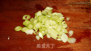 西红柿炒鸡蛋的做法步骤：2