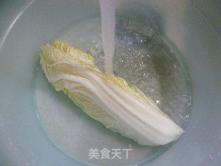 黑木耳炒白菜的做法步骤：3