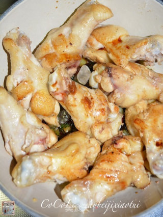 三杯鸡小腿的做法步骤：8