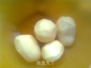 土豆炖紫豆角的做法步骤：1