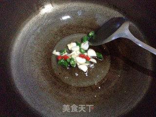 辣炒鸡丁莲藕的做法步骤：2