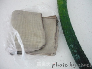 炝拌黑豆豆腐丝的做法步骤：1