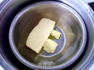 蓝莓葡萄干小蛋糕的做法步骤：2