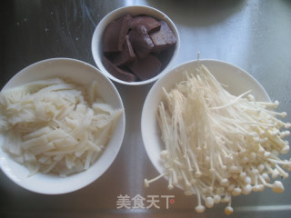 在家自制餐馆热门下饭开胃菜——毛血旺的做法步骤：2