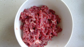小炒牛肉丁的做法步骤：1