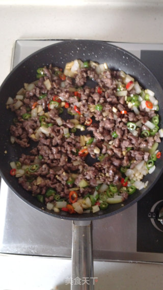 小炒牛肉丁的做法步骤：7