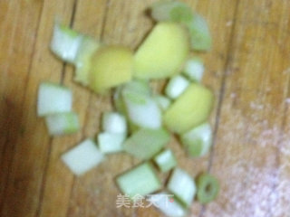 家常菜：冬瓜烩虾仁的做法步骤：2