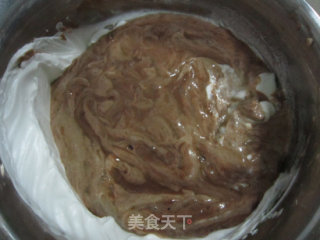 香蕉可可戚风蛋糕的做法步骤：9
