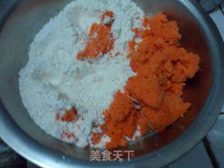 胡萝卜花卷的做法步骤：2