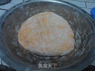 胡萝卜花卷的做法步骤：4