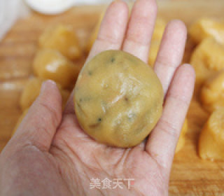 广式五仁月饼的做法步骤：11
