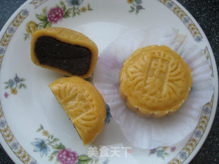 南瓜黑芝麻豆沙冰皮月饼的做法步骤：18