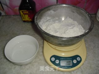 鸡蛋韭菜合的做法步骤：1