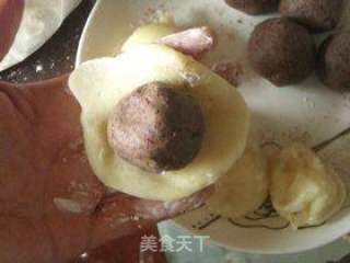 冰皮玫瑰红豆沙月饼的做法步骤：8
