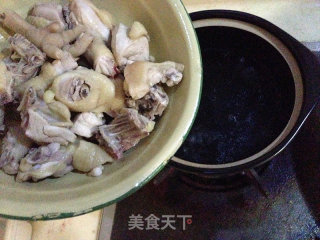【灵芝鸡汤】的做法步骤：2
