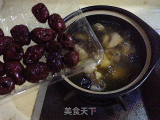【灵芝鸡汤】的做法步骤：3
