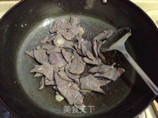 【蒜苔炒猪肝】的做法步骤：6