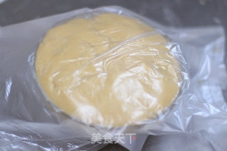 中秋情怀—给自己和家人的月饼的做法步骤：3