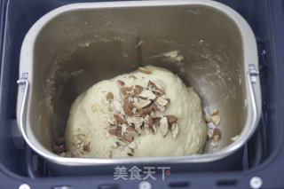 面包机做杏仁全蛋土司的做法步骤：5